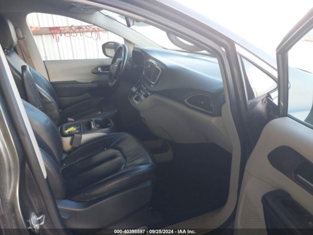 2C4RC1BG1JR154092 Chrysler Pacifica Touring L