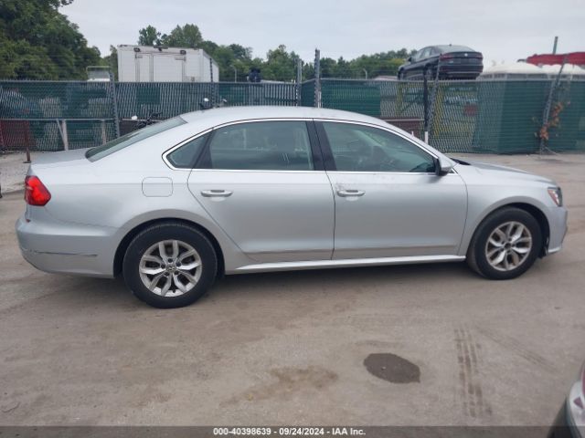 1VWAT7A37GC014903 Volkswagen Passat 1.8t S