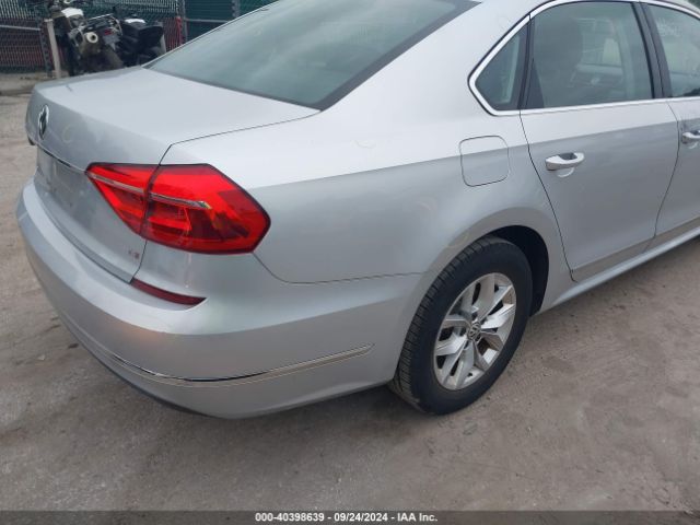 1VWAT7A37GC014903 Volkswagen Passat 1.8t S