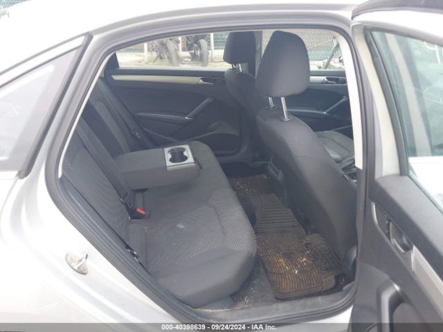 1VWAT7A37GC014903 Volkswagen Passat 1.8t S