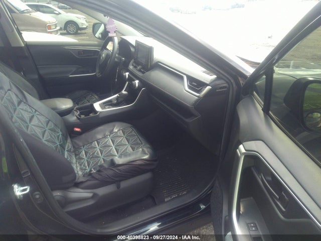 Toyota RAV4 LE 2020 JTMH1RFV3LD059807 Image 5