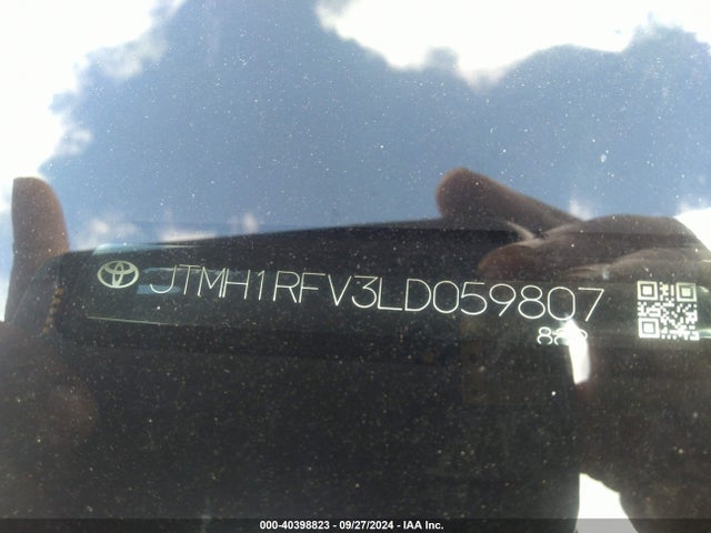 Toyota RAV4 LE 2020 JTMH1RFV3LD059807 Image 9