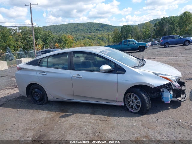 Toyota Prius Three 2017 JTDKARFU1H3544571 Image 13