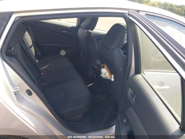 Toyota Prius Three 2017 JTDKARFU1H3544571 Image 8