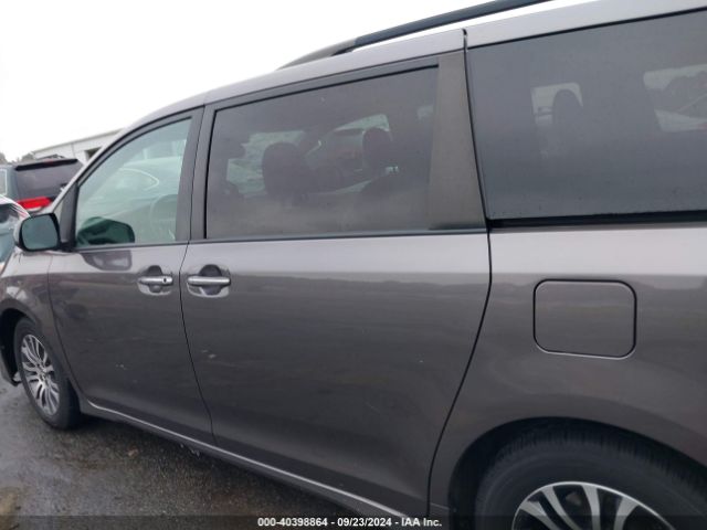 5TDYZ3DCXKS993053 Toyota Sienna Xle 8 Passenger