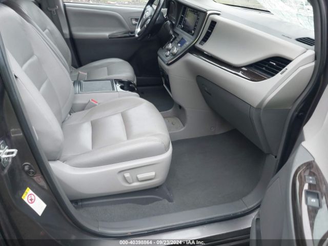 5TDYZ3DCXKS993053 Toyota Sienna Xle 8 Passenger