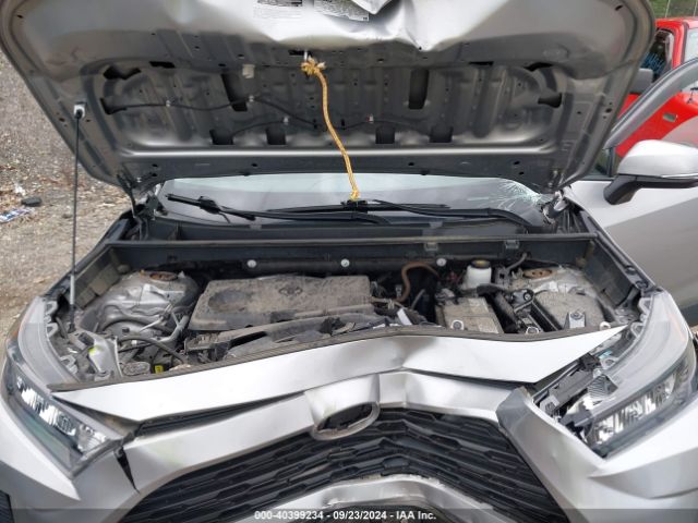 2T3G1RFV5KC048760 Toyota RAV4 LE