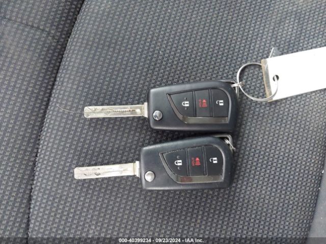 2T3G1RFV5KC048760 Toyota RAV4 LE