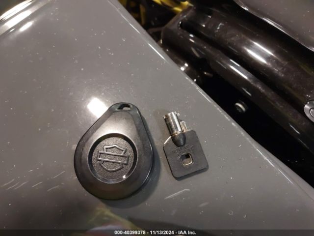 2022 HARLEY-DAVIDSON FLTRXST 1HD1ACL1XNB664114 Photo 10