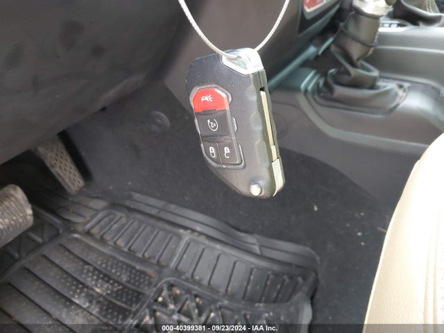 1C4HJXFG4JW119052 Jeep Wrangler Unlimited Rubicon 4x4