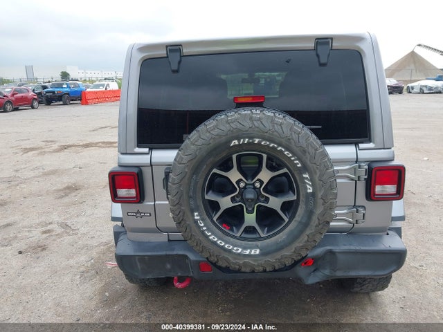 1C4HJXFG4JW119052 Jeep Wrangler Unlimited Rubicon 4x4