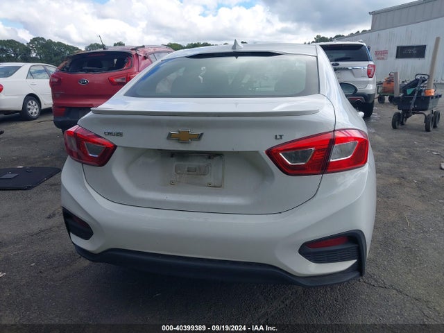 Chevrolet Cruze Lt Auto 2018 1G1BE5SM8J7248442 Image 16