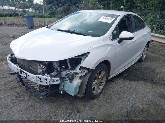 Chevrolet Cruze Lt Auto 2018 1G1BE5SM8J7248442 Image 2