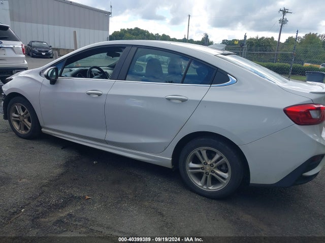 Chevrolet Cruze Lt Auto 2018 1G1BE5SM8J7248442 Image 3