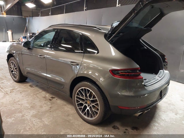2016 PORSCHE MACAN WP1AB2A51GLB44846 Photo 2