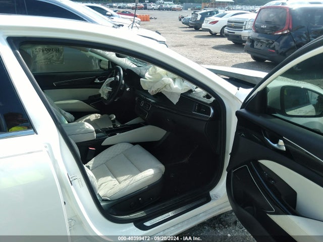 KNALC4J15H5087604 KIA Cadenza Limited
