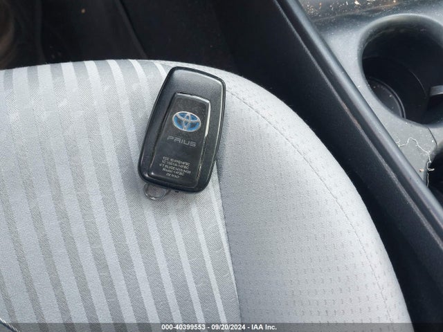 Toyota Prius Two Eco 2016 JTDKARFU4G3514415 Image 11
