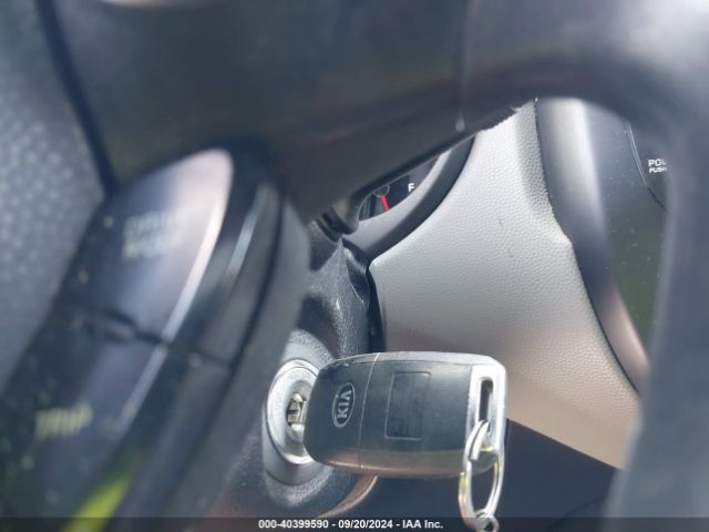 KNDJN2A21H7504013 KIA Soul