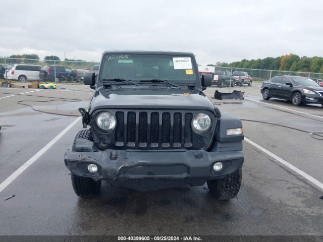 1C4HJXDG2JW124706 Jeep Wrangler Unlimited Sport S 4x4