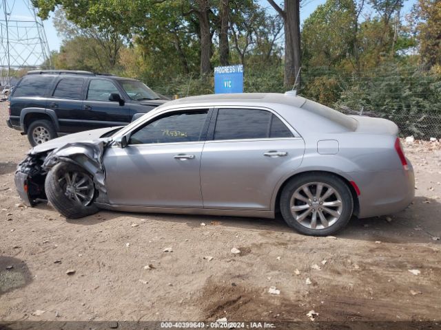 2C3CCAKG2JH302413 Chrysler 300 Limited Awd