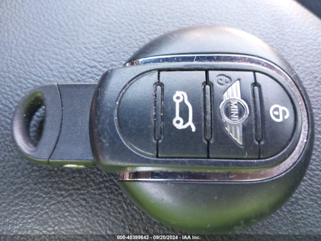 2017 MINI COUNTRYMAN WMZYV5C30H3E01939 Photo 10