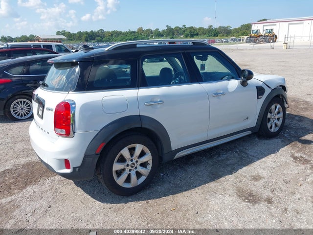 2017 MINI COUNTRYMAN WMZYV5C30H3E01939 Photo 3