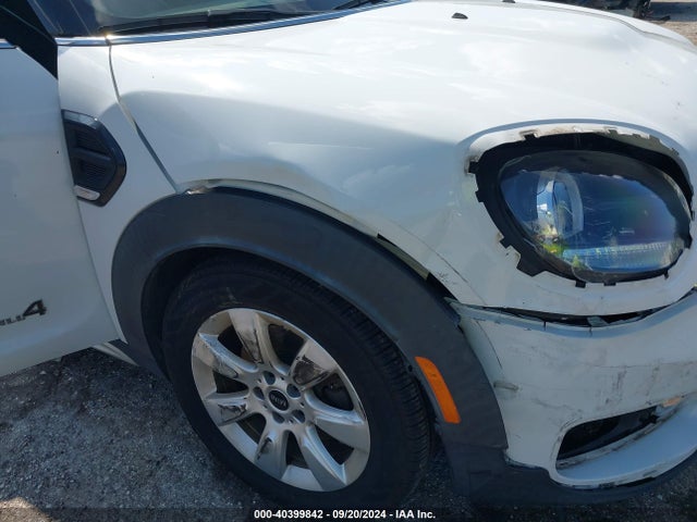 2017 MINI COUNTRYMAN WMZYV5C30H3E01939 Photo 5