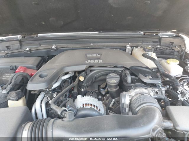 1C4HJXDG7JW140027 Jeep Wrangler Unlimited Sport 4x4
