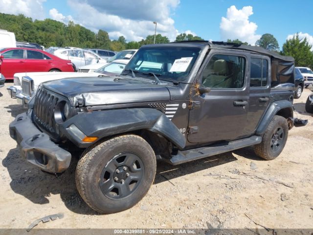 1C4HJXDG7JW140027 Jeep Wrangler Unlimited Sport 4x4
