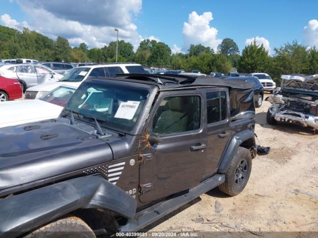 1C4HJXDG7JW140027 Jeep Wrangler Unlimited Sport 4x4