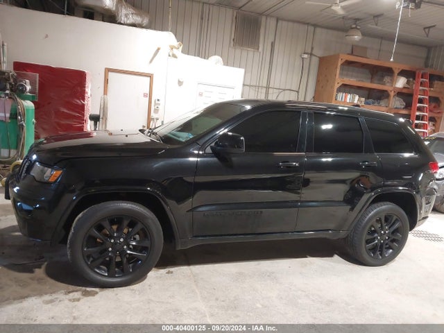 1C4RJFAGXJC237355 Jeep Grand Cherokee Altitude 4x4