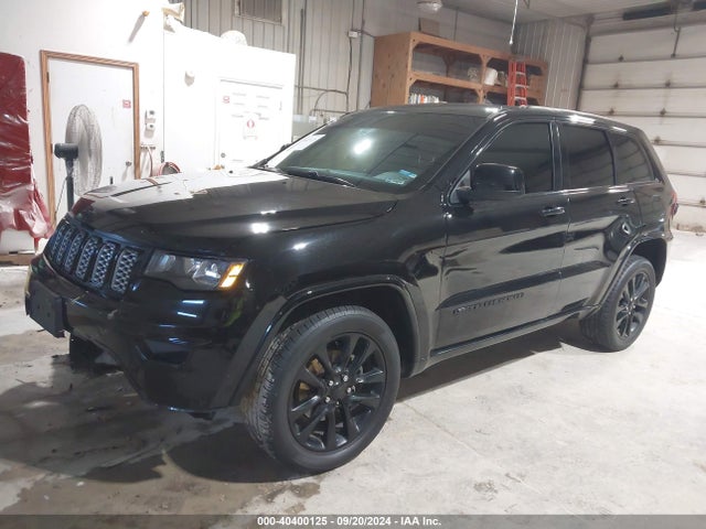 1C4RJFAGXJC237355 Jeep Grand Cherokee Altitude 4x4