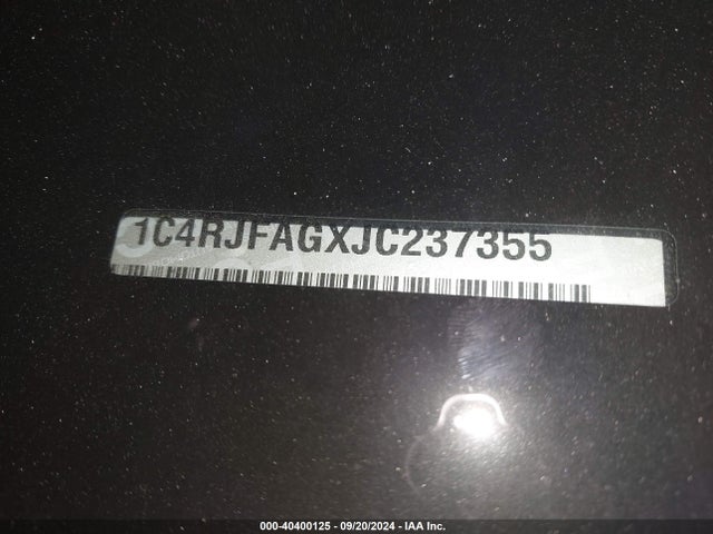 1C4RJFAGXJC237355 Jeep Grand Cherokee Altitude 4x4