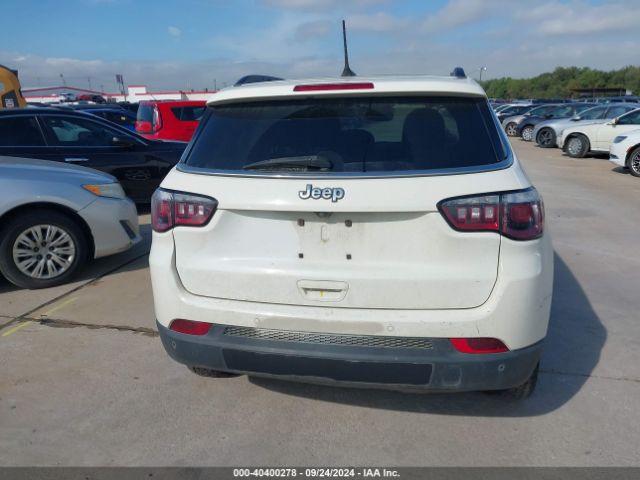 3C4NJCBB7KT802912 Jeep Compass Latitude Fwd
