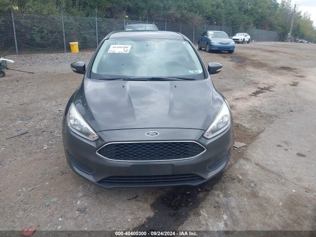 Ford FOCUS SE 2017 1FADP3F23HL330321 Image 12