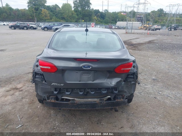 Ford FOCUS SE 2017 1FADP3F23HL330321 Image 16