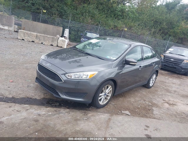 Ford FOCUS SE 2017 1FADP3F23HL330321 Image 2