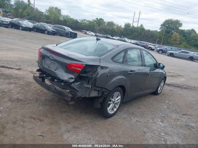 Ford FOCUS SE 2017 1FADP3F23HL330321 Image 4