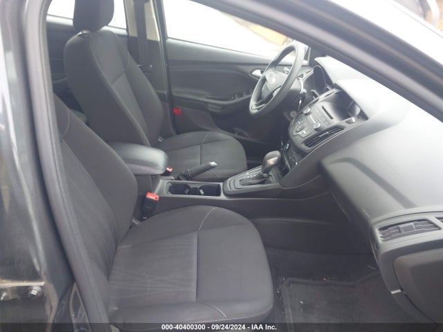 Ford FOCUS SE 2017 1FADP3F23HL330321 Image 5