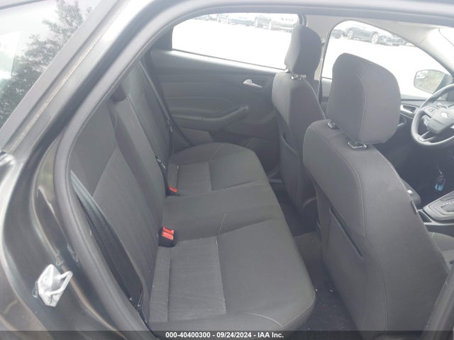 Ford FOCUS SE 2017 1FADP3F23HL330321 Image 8