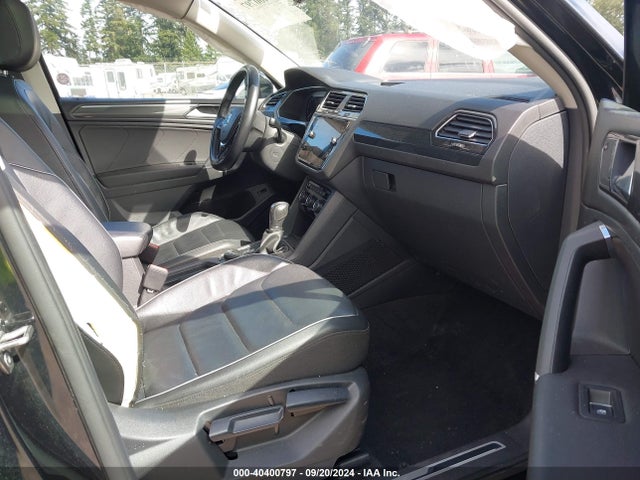 3VV4B7AXXJM191765 Volkswagen Tiguan 2.0t Sel Premium