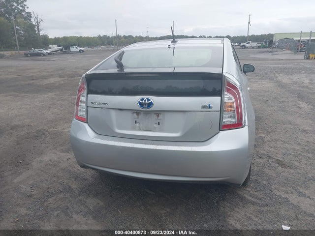 JTDKN3DU0E0385611 Toyota Prius Three