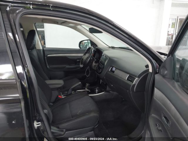 JA4AD3A36HZ036909 Mitsubishi Outlander Se