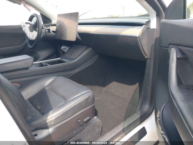 2021 TESLA MODEL Y 5YJYGDEE5MF305950 Photo 4