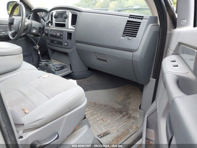40401007 :رقم المزاد ، 1D7HU18217S225597 vin ، 2007 Dodge Ram 1500 Slt/trx4 Off Road/sport مزاد بيع