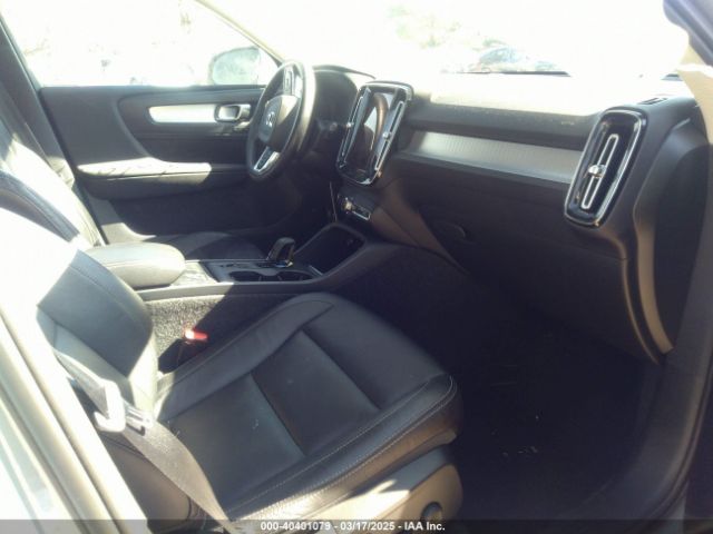 YV4162UK6N2747556 Volvo Xc40 T5 Momentum