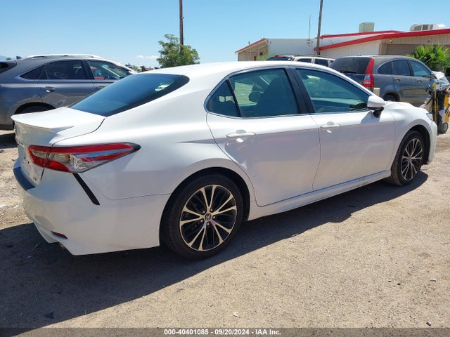 Toyota CAMRY SE 2018 4T1B11HK2JU537458 Image 4