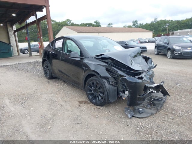 2022 TESLA MODEL Y 7SAYGDEE2NF481570 Photo 0