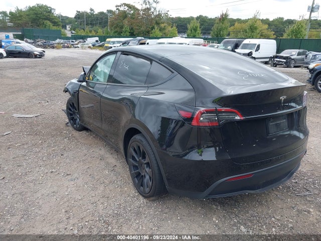 2022 TESLA MODEL Y 7SAYGDEE2NF481570 Photo 2