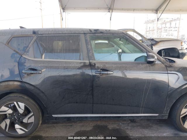 KNDJ53AU3P7840588 KIA Soul Gt-line